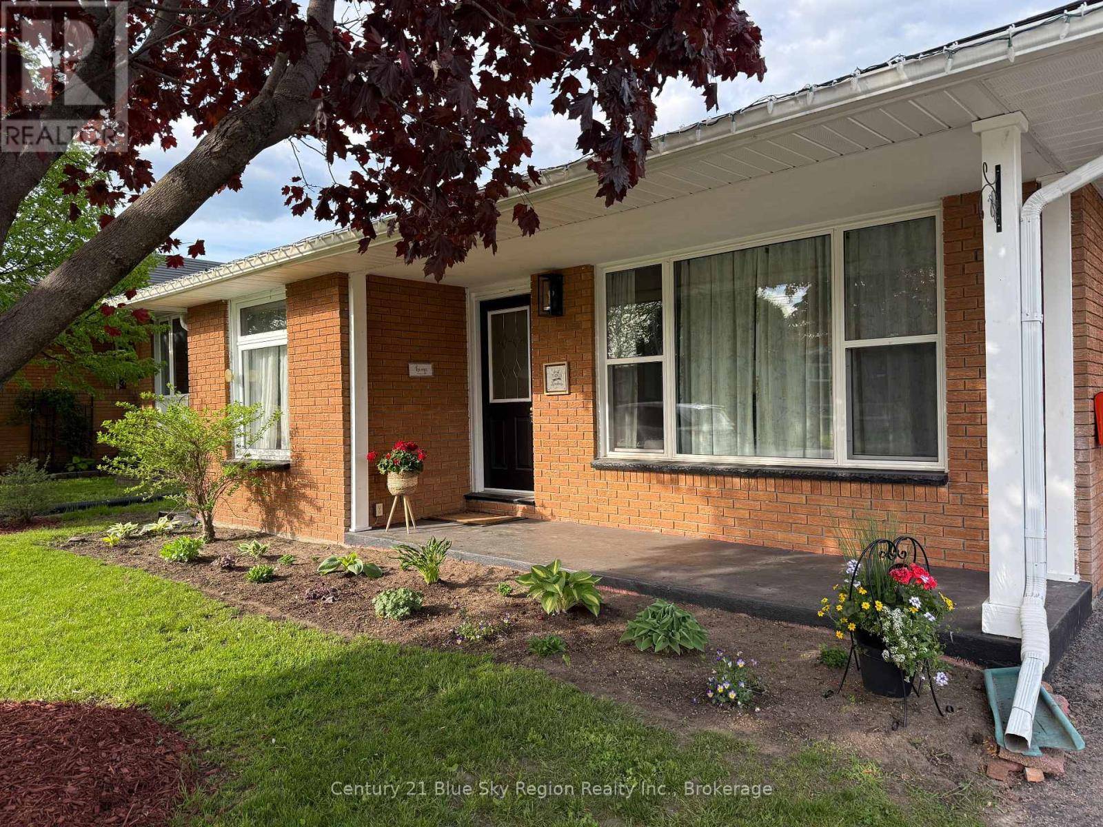 North Bay (ferris), ON P1A2N9,14 MARSHALL PARK DRIVE