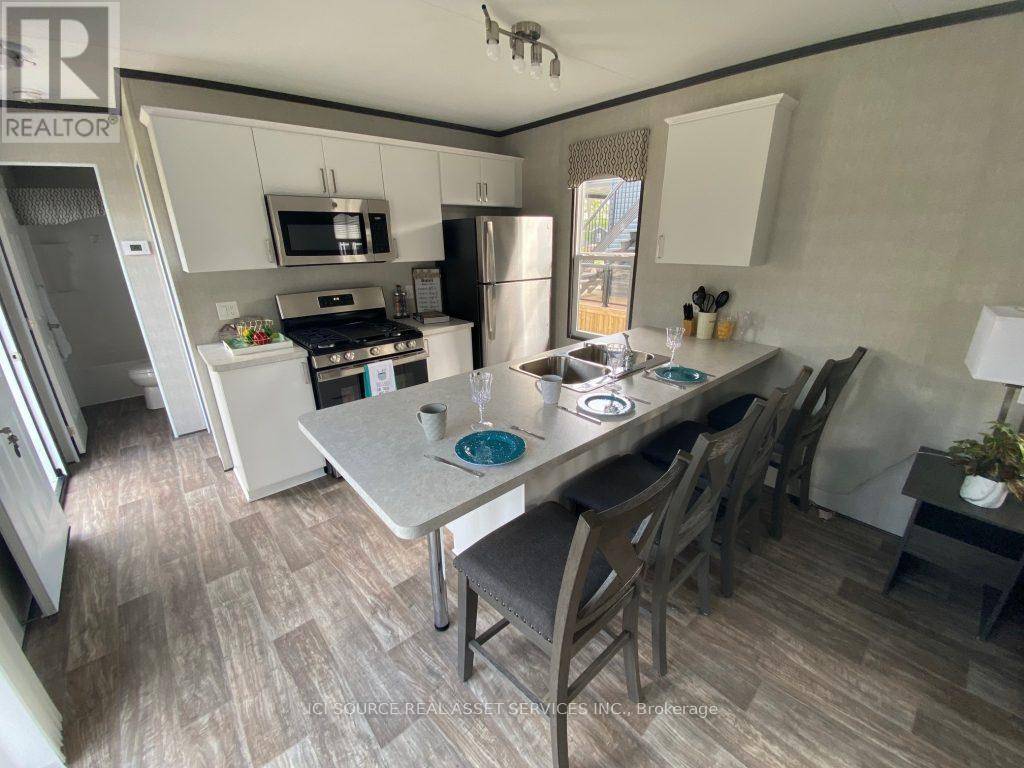 Gravenhurst (morrison), ON P0E1N0,1082 Shamrock Marina RD #65