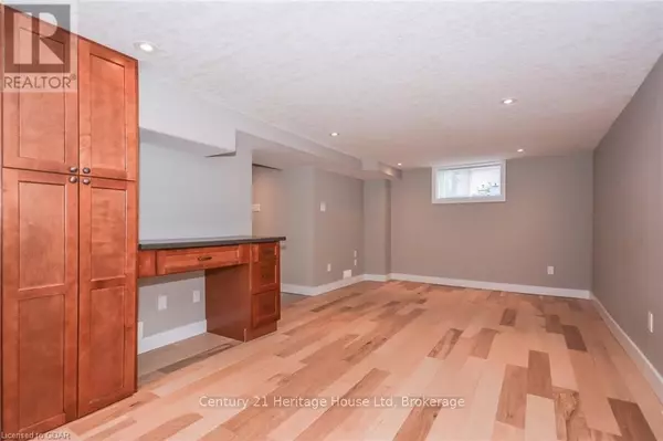 Guelph (central East), ON N1E2J3,64 Cassino AVE #UNIT #B