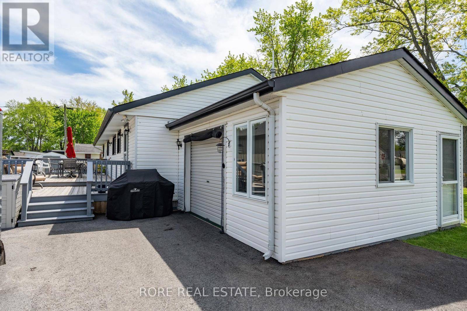 Fort Erie (ridgeway), ON L0S1N0,128 COOK AVENUE