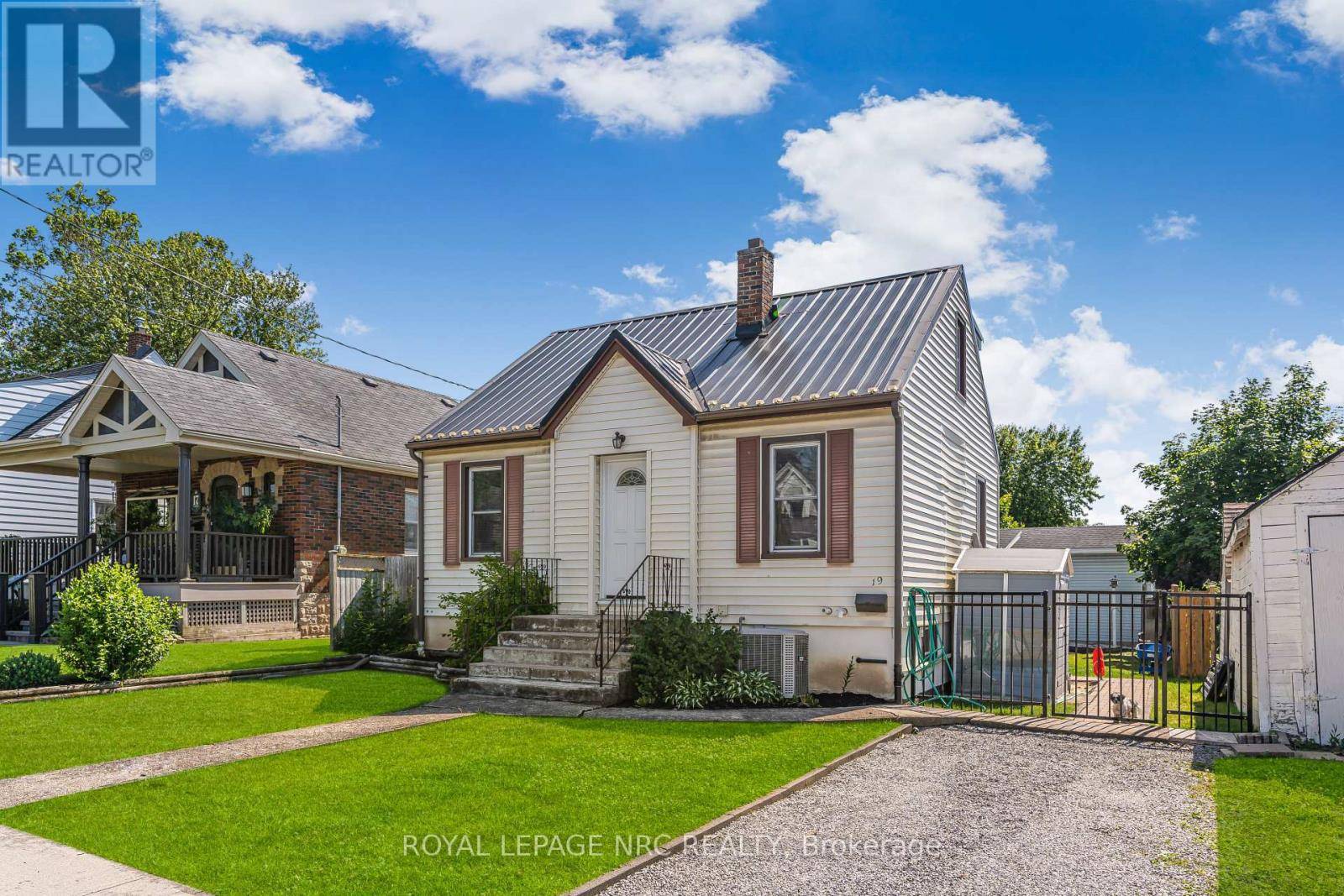 19 CAMPBELL AVENUE, St. Catharines (oakdale), ON L2P2M3
