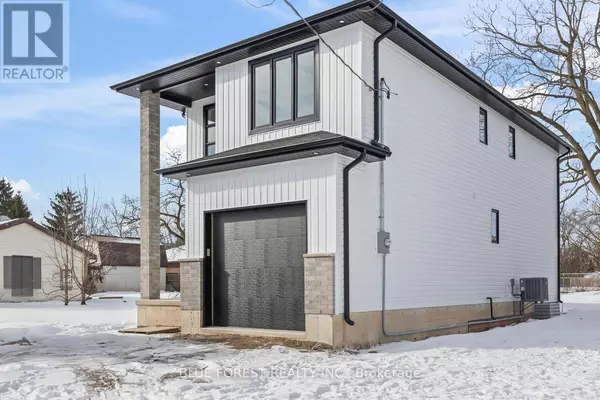 Southwest Middlesex (glencoe), ON N0L1M0,194-1 MCRAE STREET