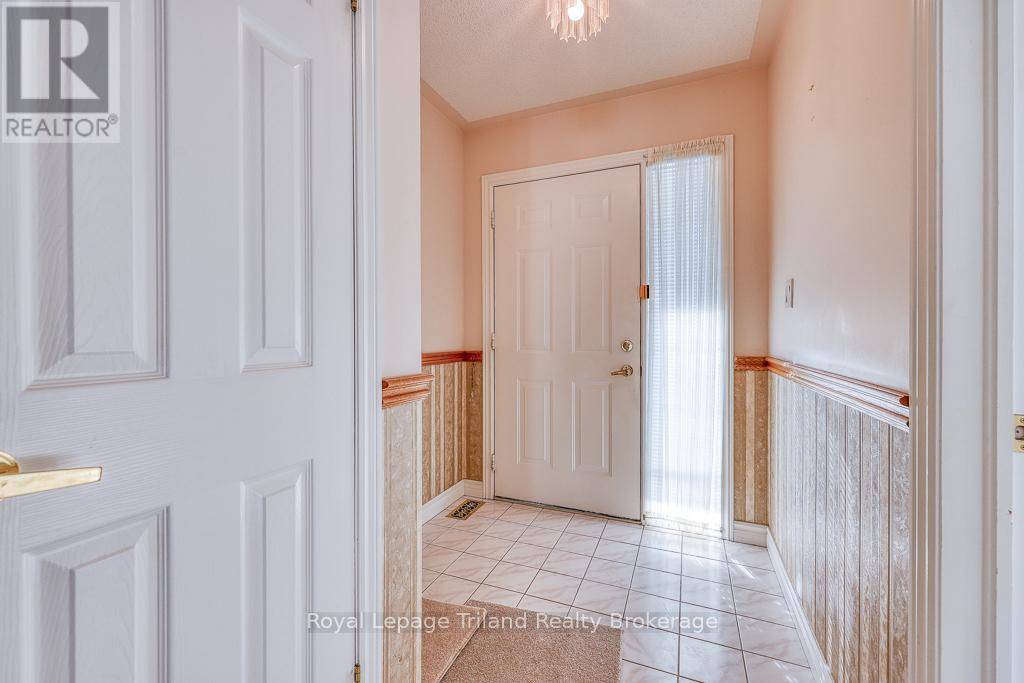 Tillsonburg, ON N4G5T3,10 ARMSTRONG DRIVE