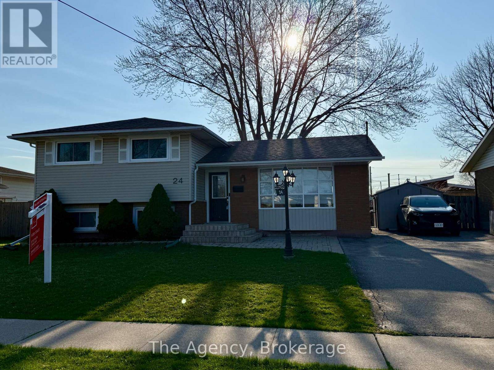 24 GLADYS AVENUE, Welland (lincoln/crowland), ON L3B1G2