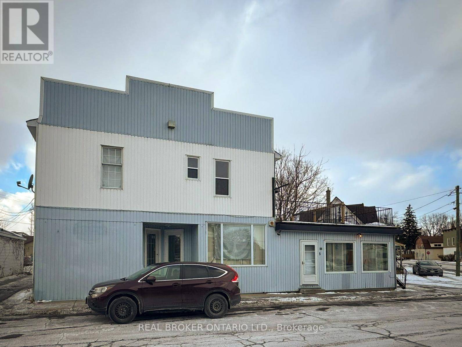 North Dundas, ON K0C1H0,20 KING STREET