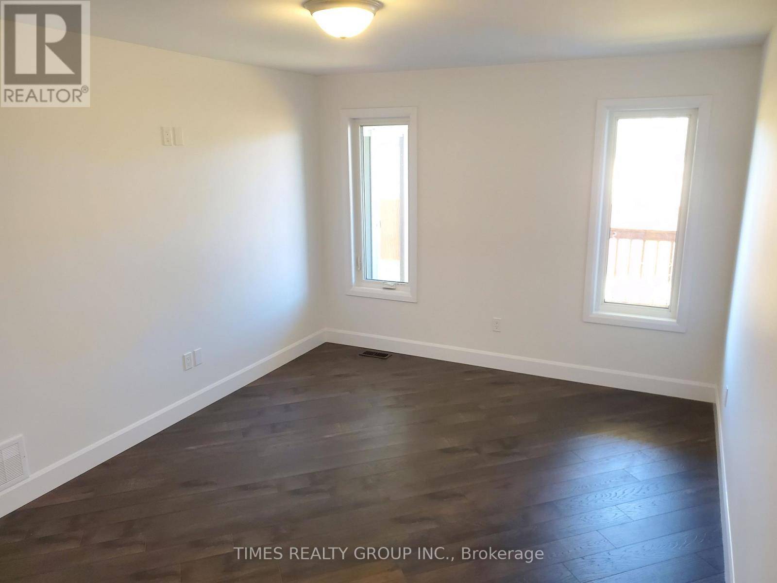 Gananoque, ON K7G3C3,153 WILMER AVENUE