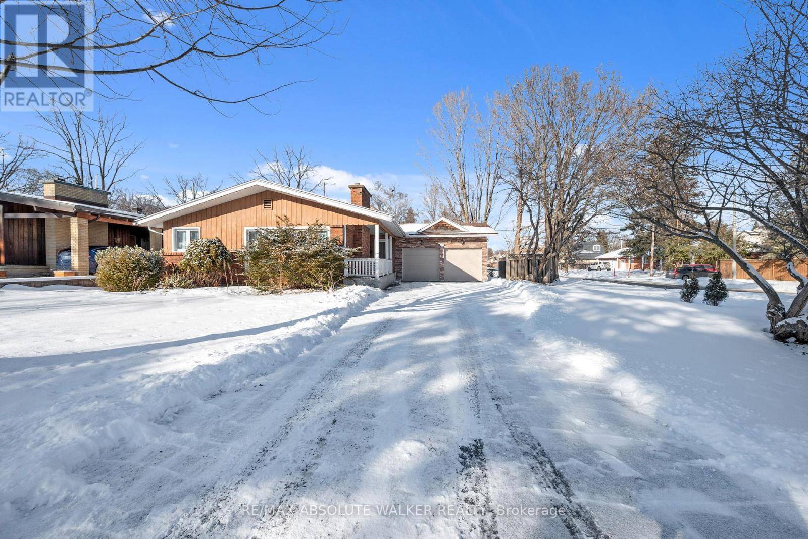 379 MOUNTBATTEN AVENUE, Ottawa, ON K1H5W2