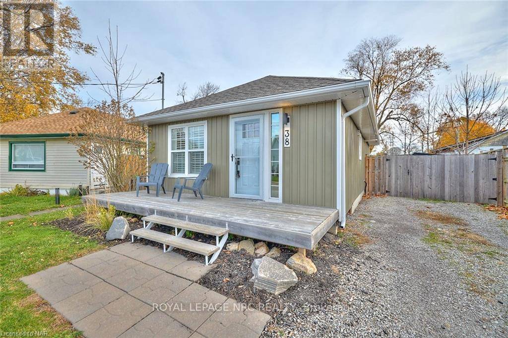 Fort Erie (crystal Beach), ON L0S1B0,38 LINCOLN ROAD E