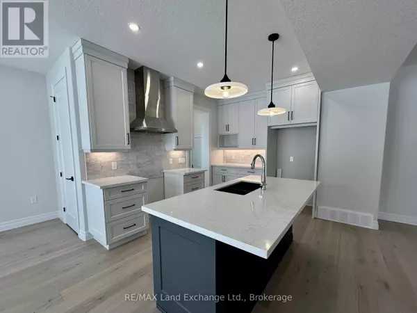 Kincardine, ON N2Z1J4,99 INVERNESS STREET N