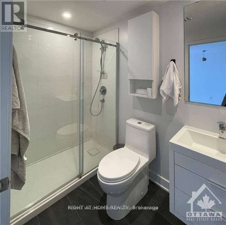 Ottawa, ON K1N0C6,20 Daly AVE #2105