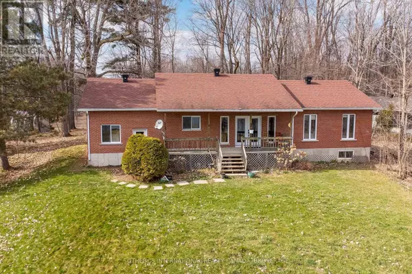 20820 SOUTH SERVICE ROAD, South Glengarry, ON K0C1N0