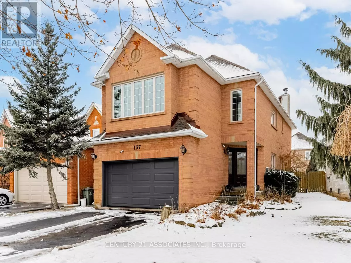 Hamilton (stoney Creek), ON L8E5A1,137 COVE CRESCENT