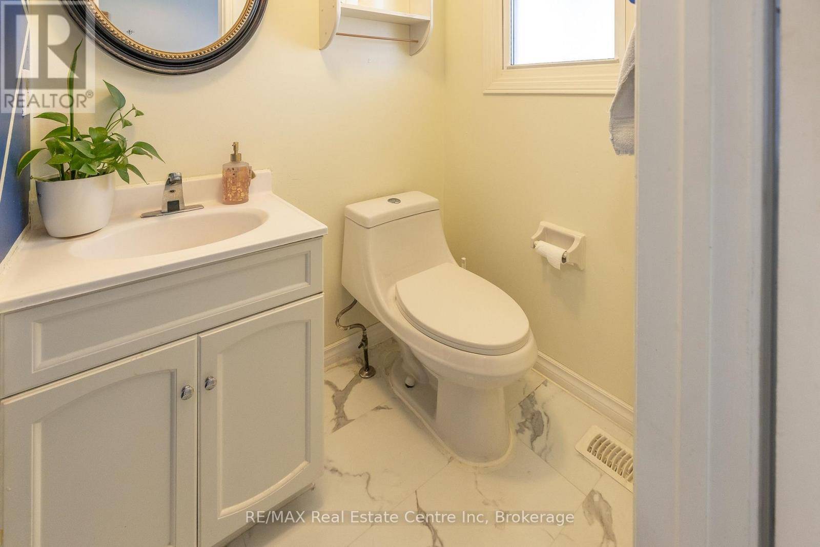 Guelph (willow West/sugarbush/west Acres), ON N1H7R2,112 STEPHEN DRIVE