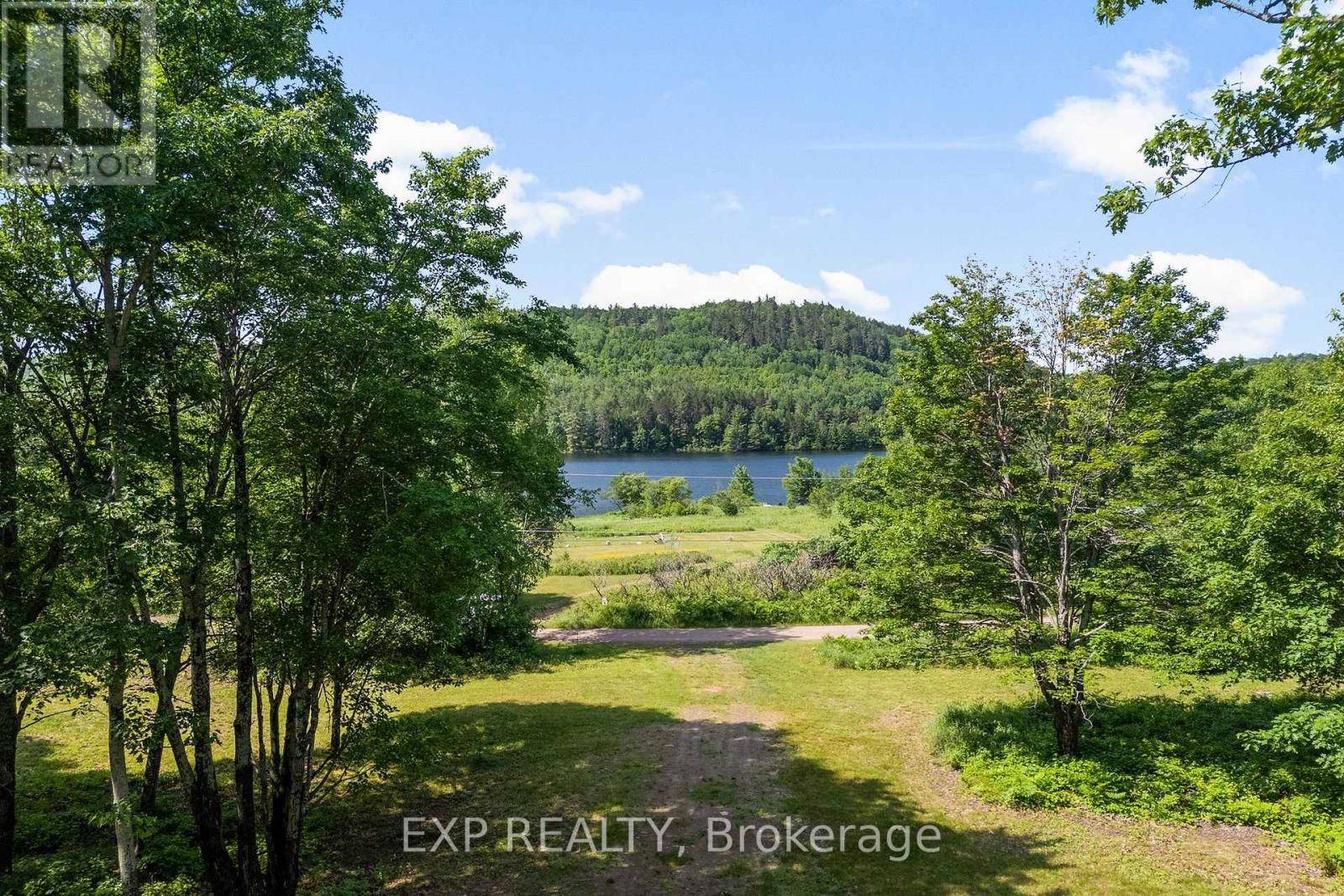 Madawaska Valley, ON K0J1B0,110 HORSHOE LANE
