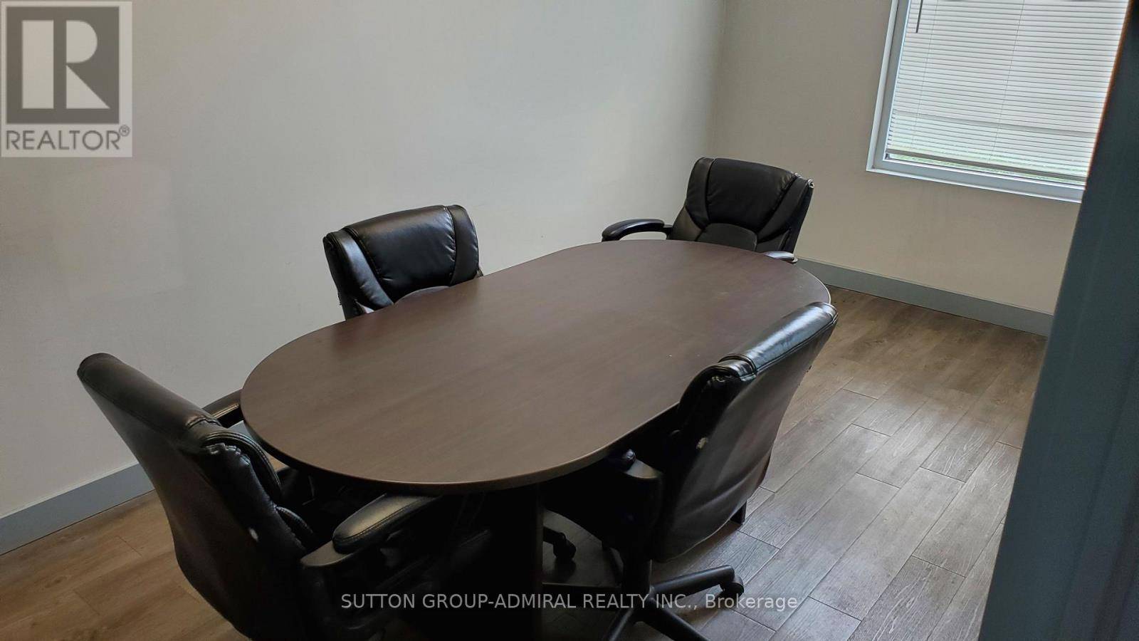 Hamilton (stoney Creek), ON L8G0A9,144 West KING ST West ## 1