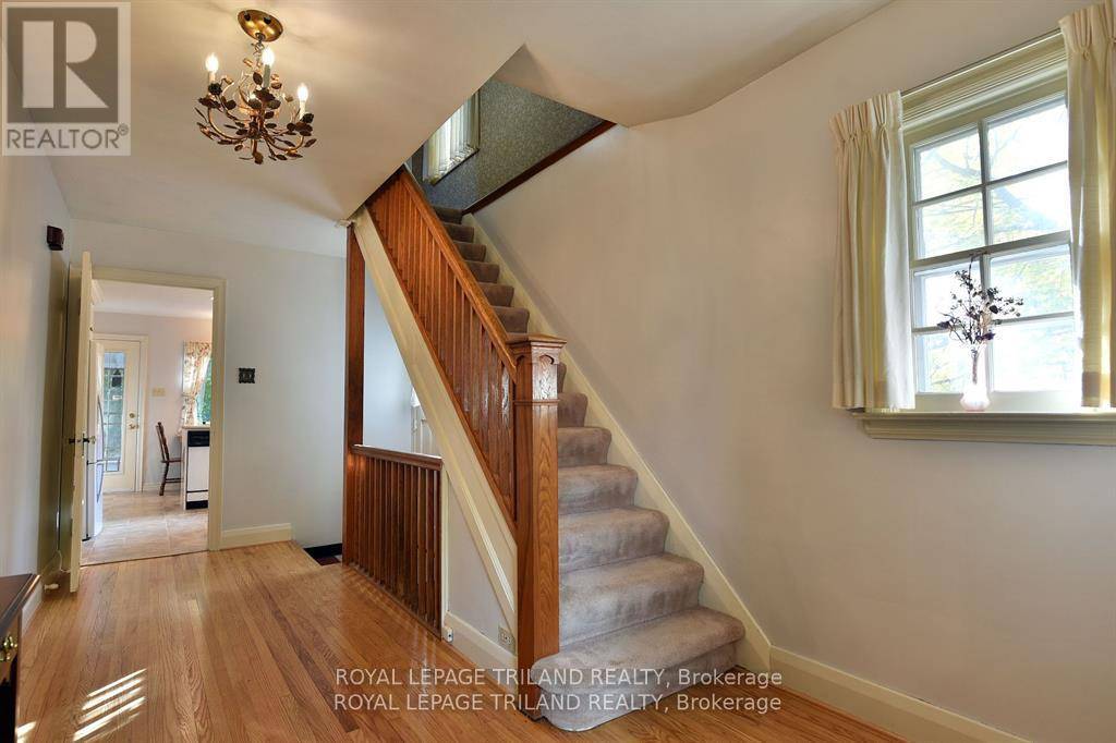 London South (south G), ON N6C2M6,137 ELWORTHY AVENUE