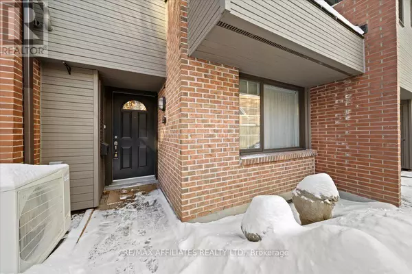 Ottawa, ON K1M1Z1,39 Putman AVE #32