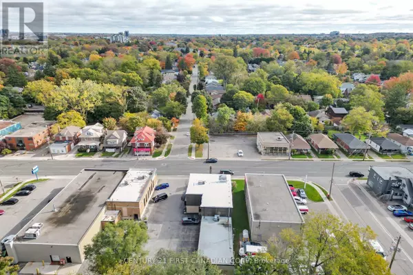 London South (south E), ON N6J2L2,221 WHARNCLIFFE ROAD S