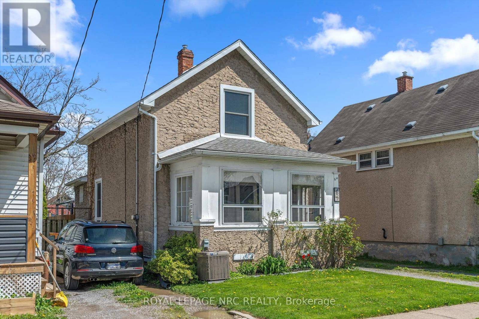 St. Catharines (e. Chester), ON L2R3Z3,64 HAYNES AVENUE