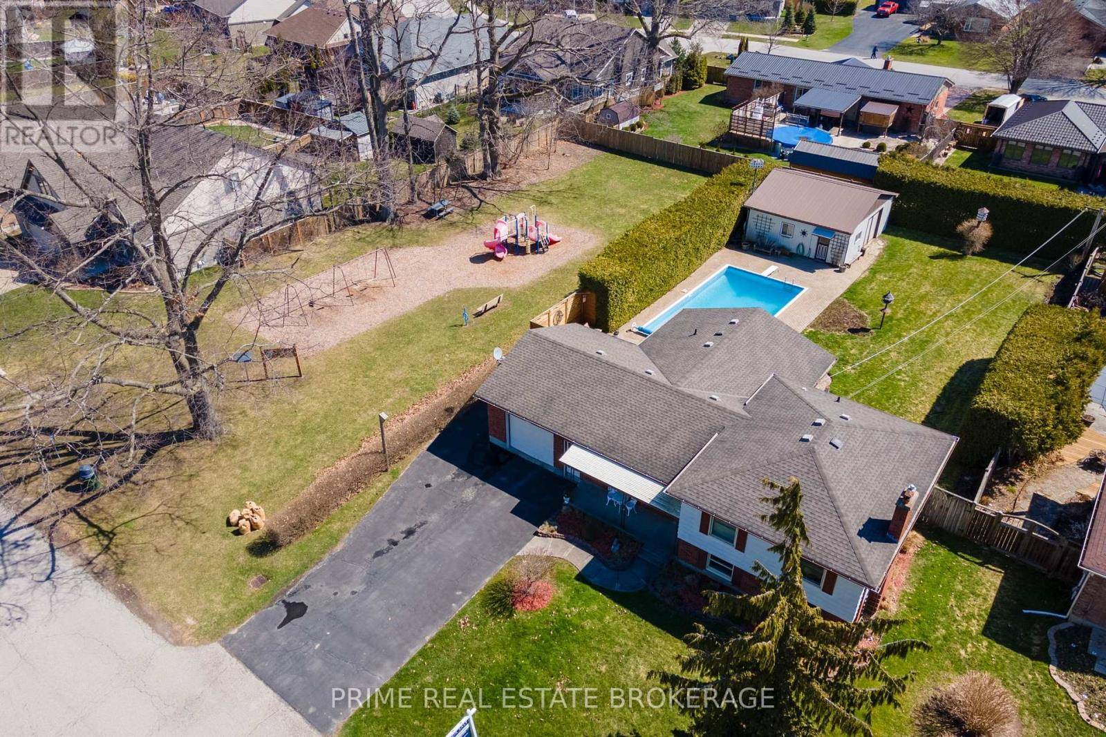 Central Elgin, ON N5L1H5,385 BEAMISH STREET