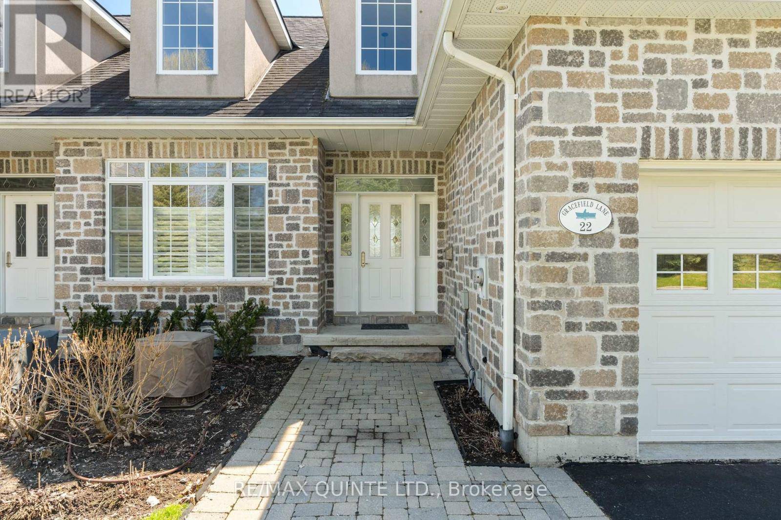 Belleville (belleville Ward), ON K8P5N6,22 GRACEFIELD LANE