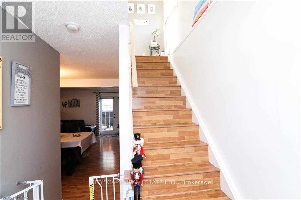 Niagara Falls, ON L2J3K4,3174 BUTLER PLACE