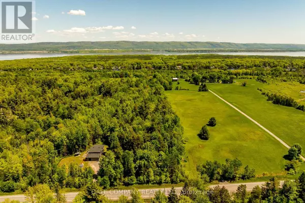 Ottawa, ON K0A3M0,4475 DUNROBIN ROAD