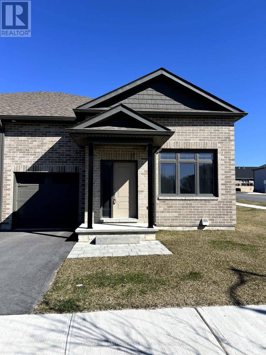 Prince Edward County (picton Ward), ON K0K2T0,64 MARKLAND AVENUE