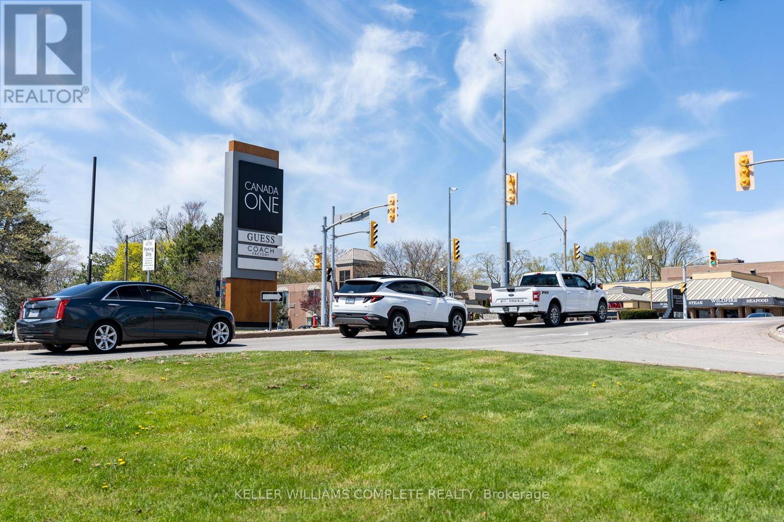 Niagara Falls (west Wood), ON L2H1G8,7500 Lundy's LN #A12