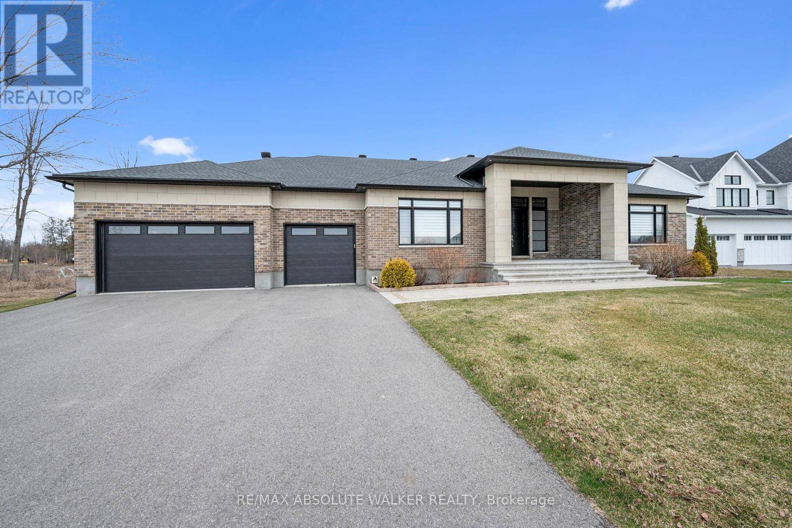 Ottawa, ON K4M0B2,700 MCMANUS AVENUE