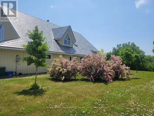 Prince Edward County (wellington Ward), ON K0K3L0,4 CARLA COURT