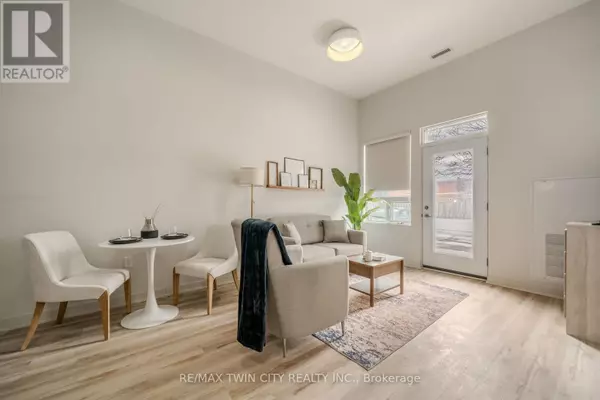Brantford, ON N3R4K5,152 North Park ST #202