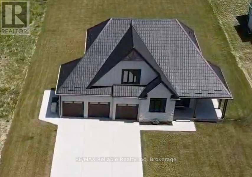 Bluewater (hay), ON N0M2T0,73590 IRENE CRESCENT