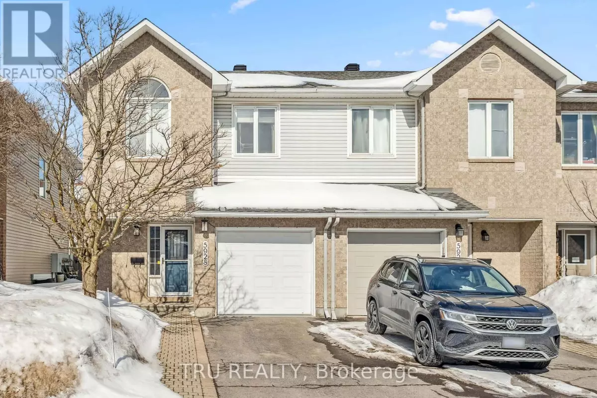 Ottawa, ON K1W1G9,5928 PINEGLADE CRESCENT