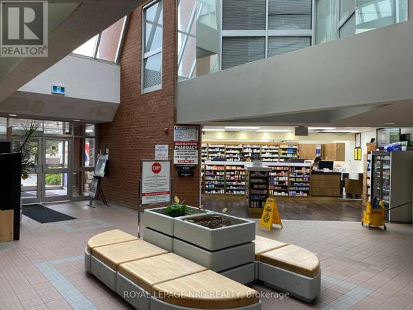 St. Catharines (e. Chester), ON L2R7P3,180 Vine ST South #209