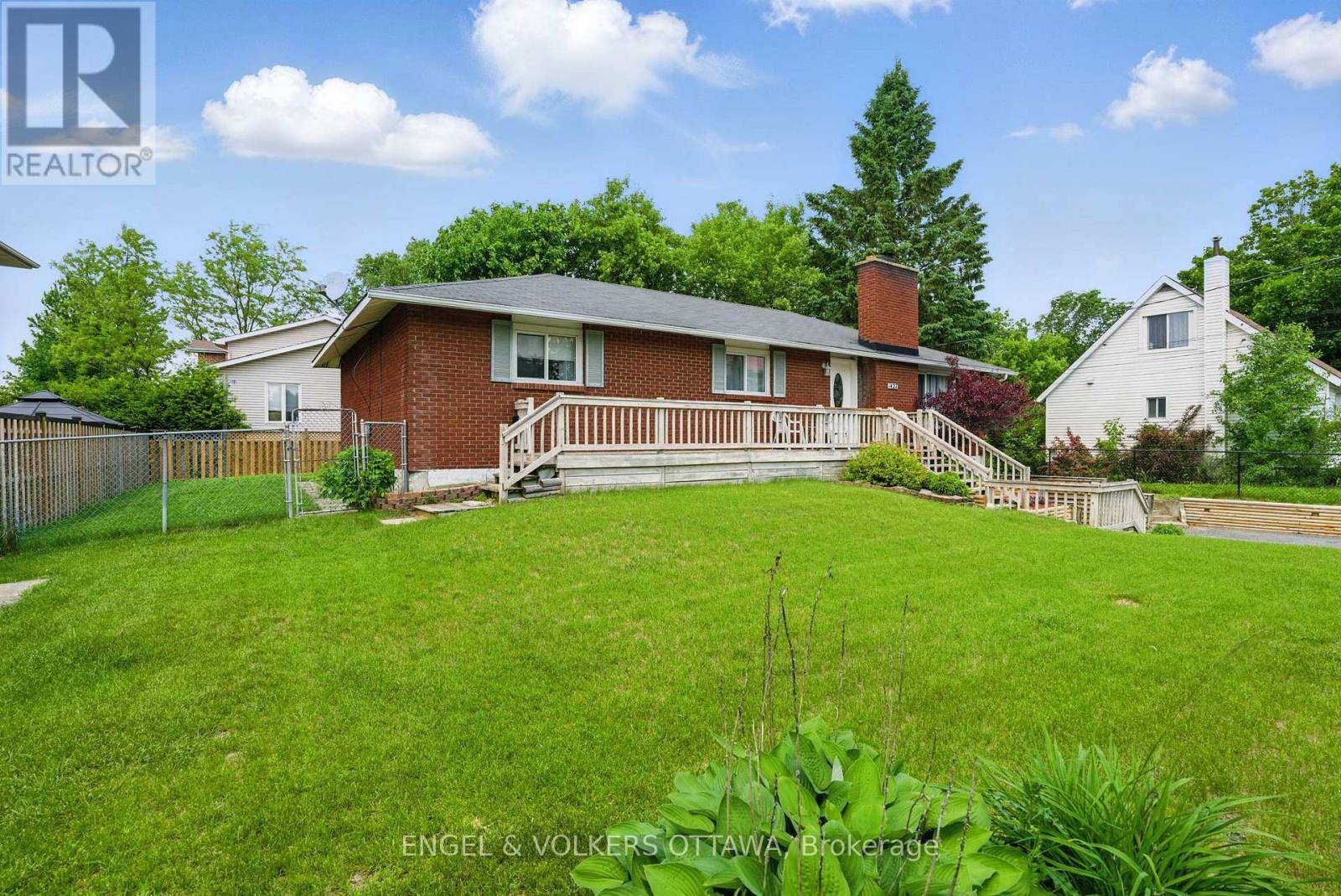 Ottawa, ON K1T1E5,1427 ROSEBELLA AVENUE