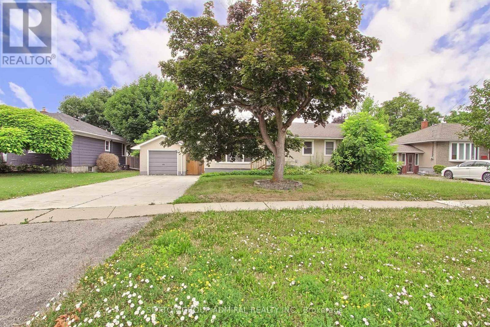 St. Catharines (lakeport), ON L2N2J1,571 GENEVA STREET