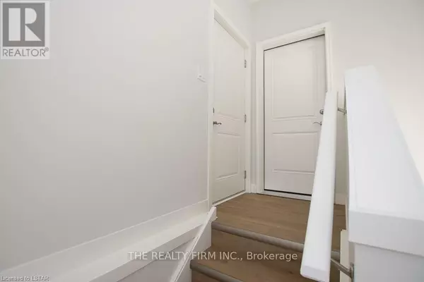 Southwest Middlesex (glencoe), ON N0L1M0,236 Elizabeth ST ##B