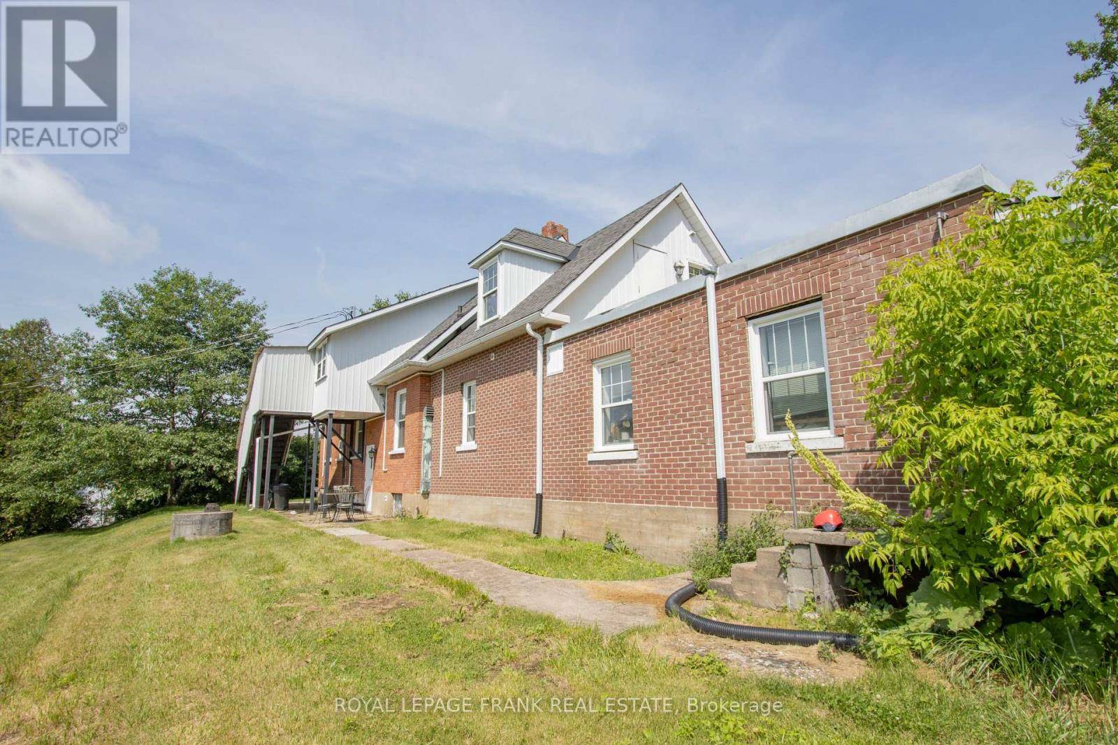 Bancroft (bancroft Ward), ON K0L1C0,33 FLINT AVENUE