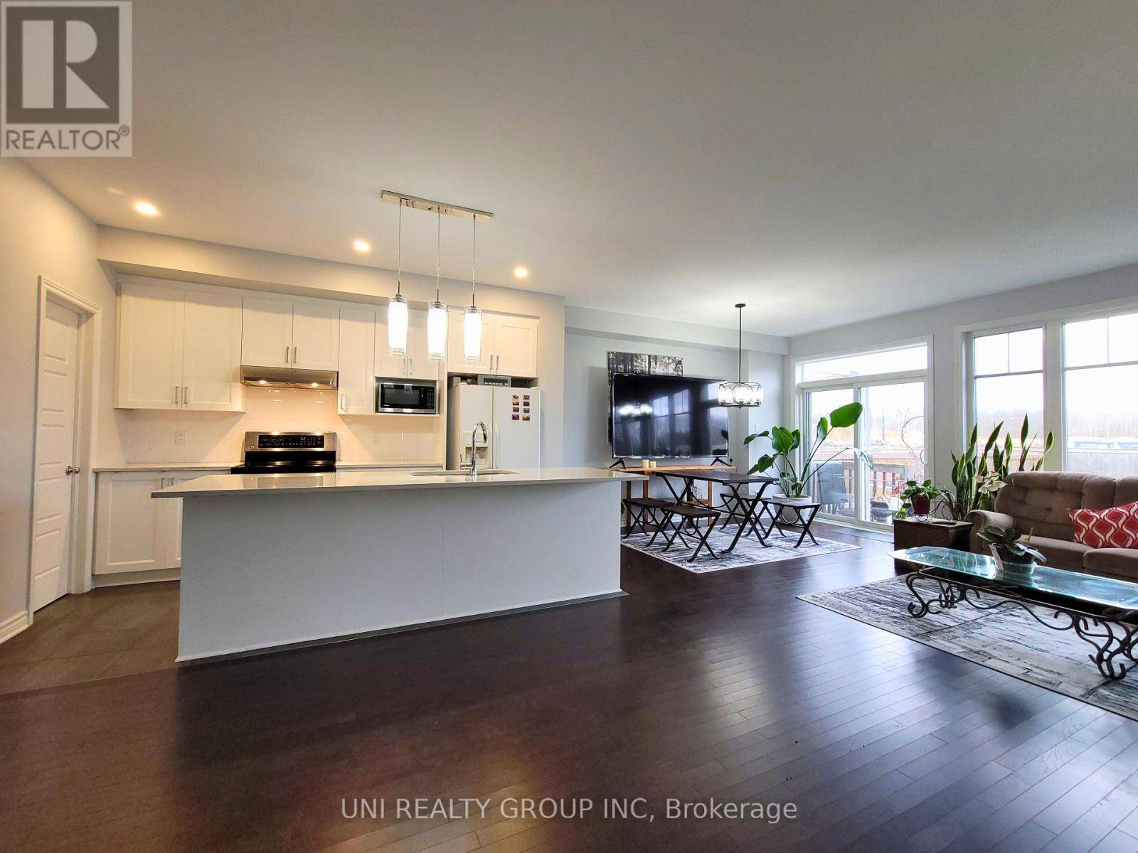 Ottawa, ON K4A5K1,899 ANTONIO FARLEY STREET