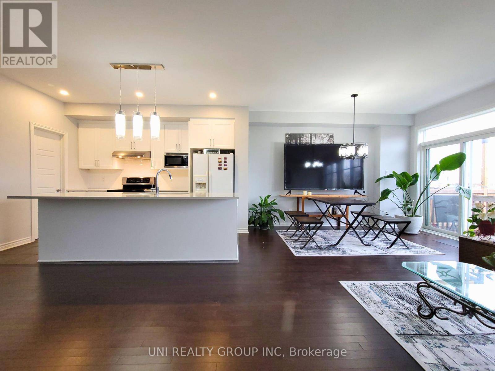 Ottawa, ON K4A5K1,899 ANTONIO FARLEY STREET