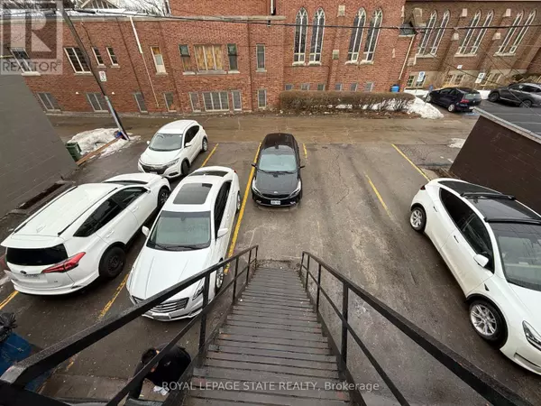 Hamilton (westdale), ON L8S1L5,1036 King ST West #201