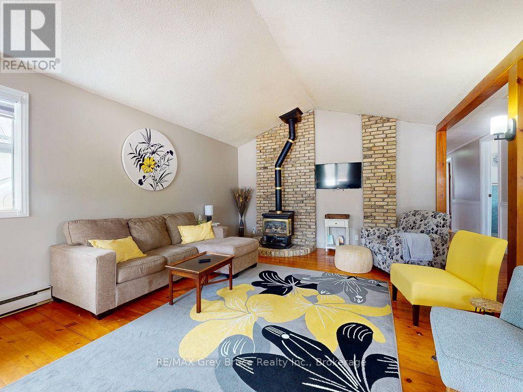 Saugeen Shores, ON N0H2L0,220 TURNER STREET