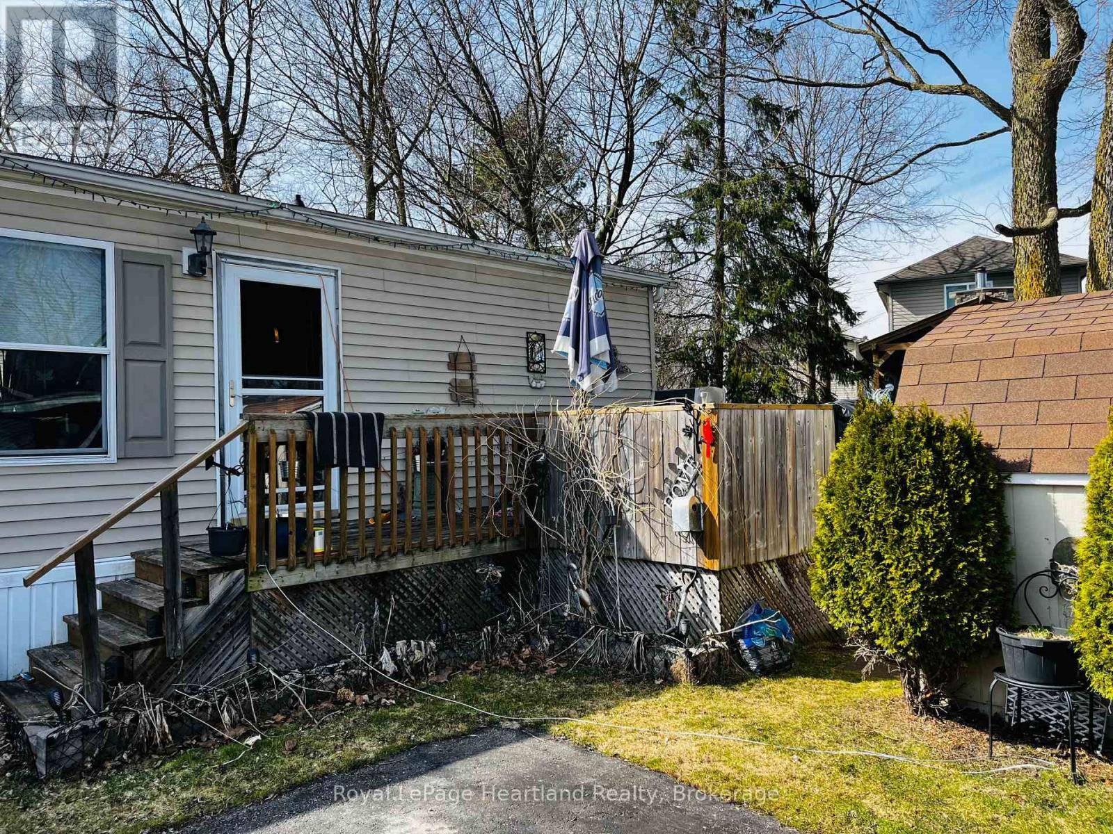 London South (south D), ON N6J1G1,198 Springbank DR #212