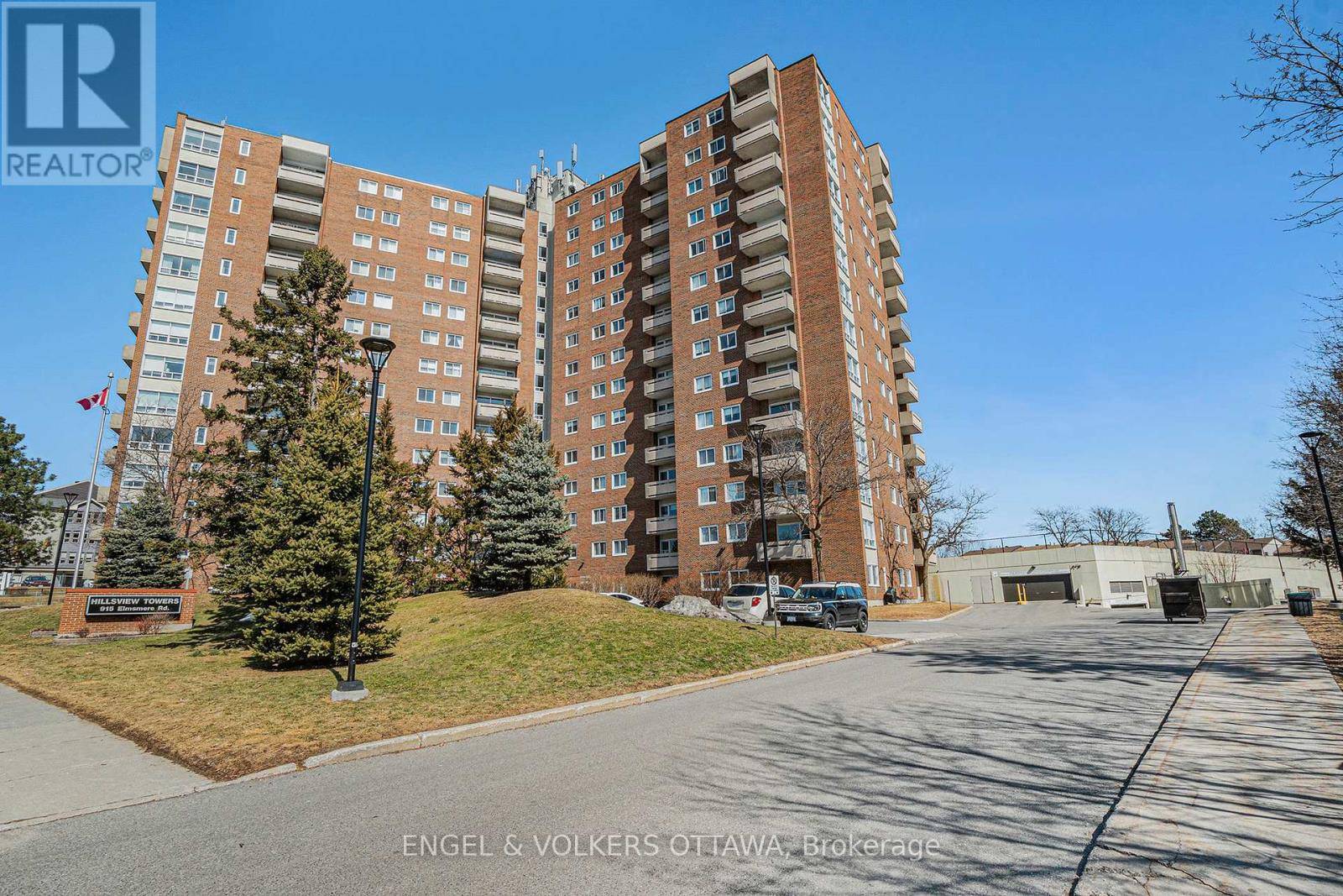 915 Elmsmere RD #1309, Ottawa, ON K1J8H8