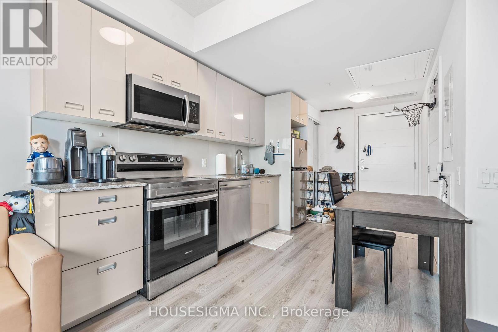 Kingston (central City East), ON K7L3Z9,652 Princess ST #1003