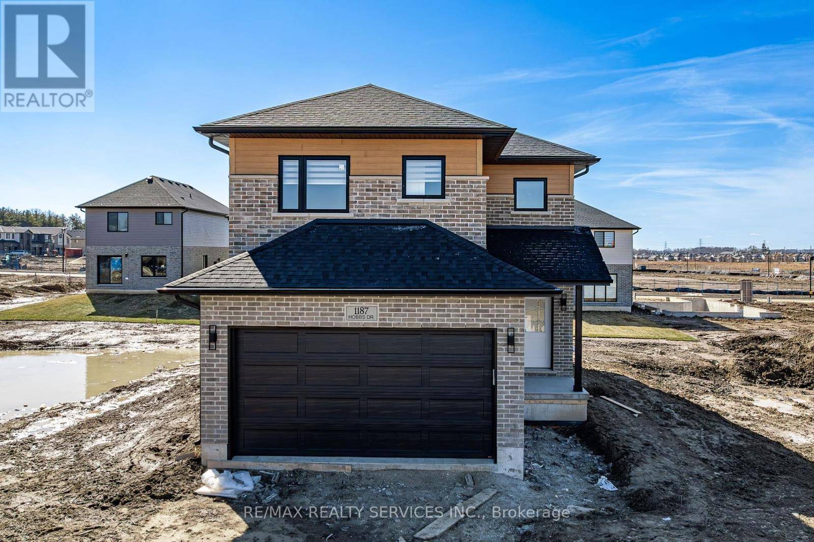 1187 HOBBS DRIVE, London South (south U), ON N6M1E8