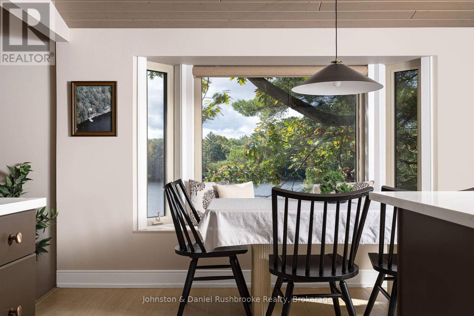 Gravenhurst (wood (gravenhurst)), ON P1P1R2,621 PENINSULA ROAD