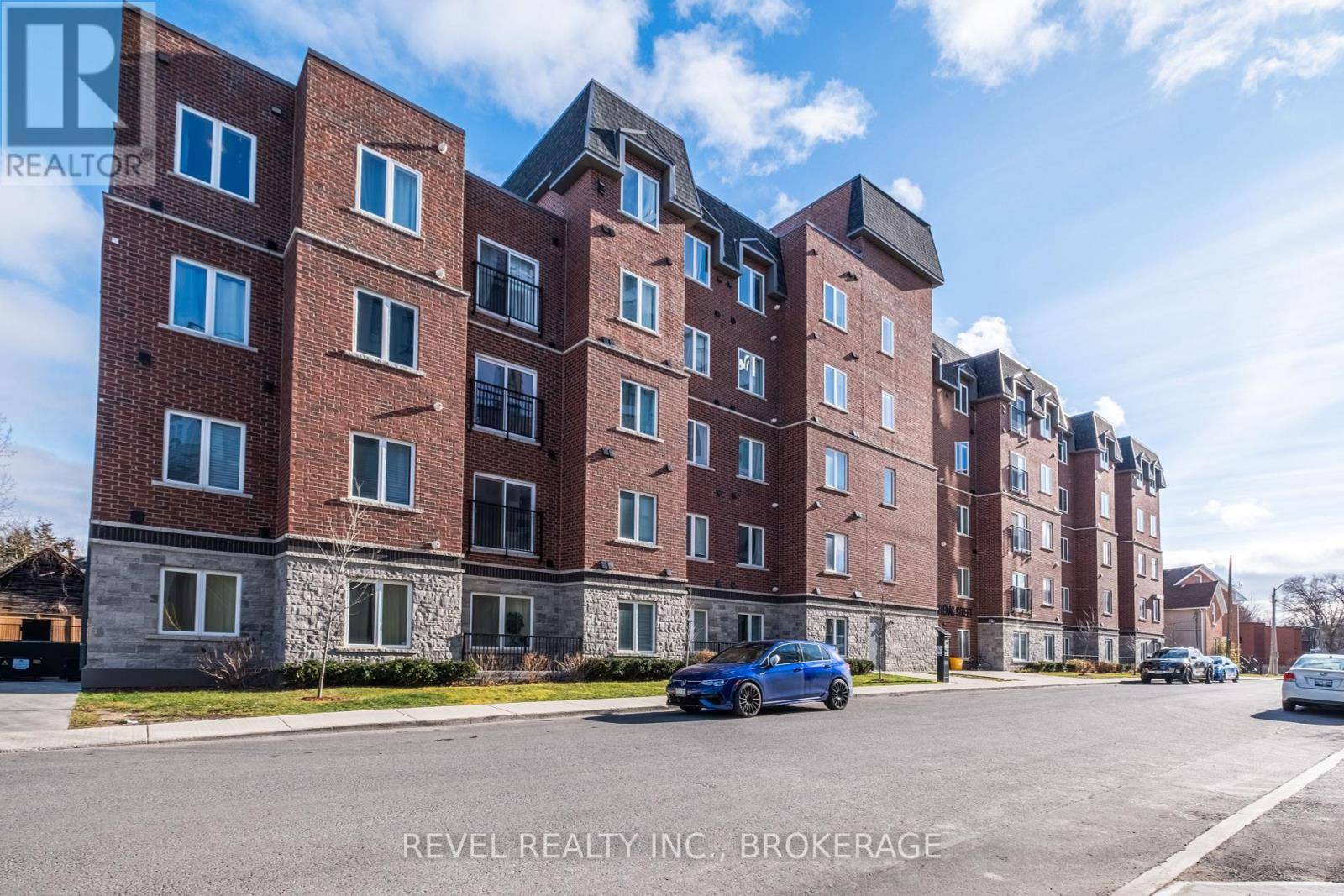 Kingston (east Of Sir John A. Blvd), ON K7K4L9,501 Frontenac ST #117