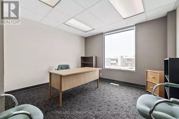 Ottawa, ON K2C3J2,1775 Courtwood CRES #Unit 202